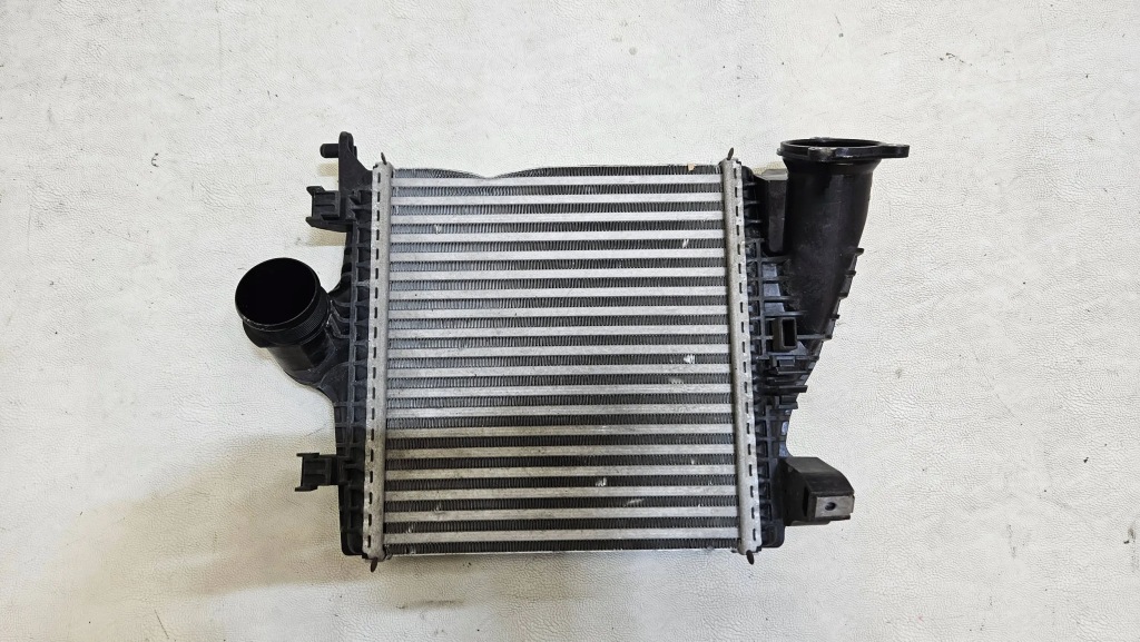 Радиатор воздуха интеркулер audi sq7 sq8 4m 4m0145804bm с Разборки