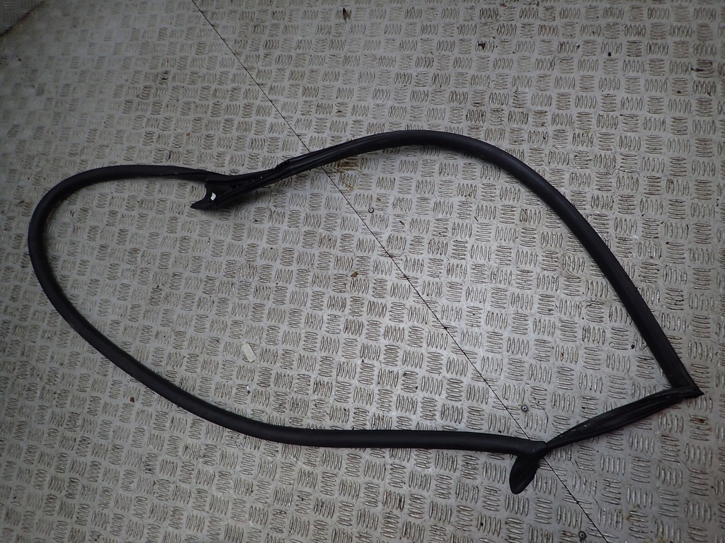 фото №1, Audi r8 4s прокладка двері дверна ліва 4s0831707