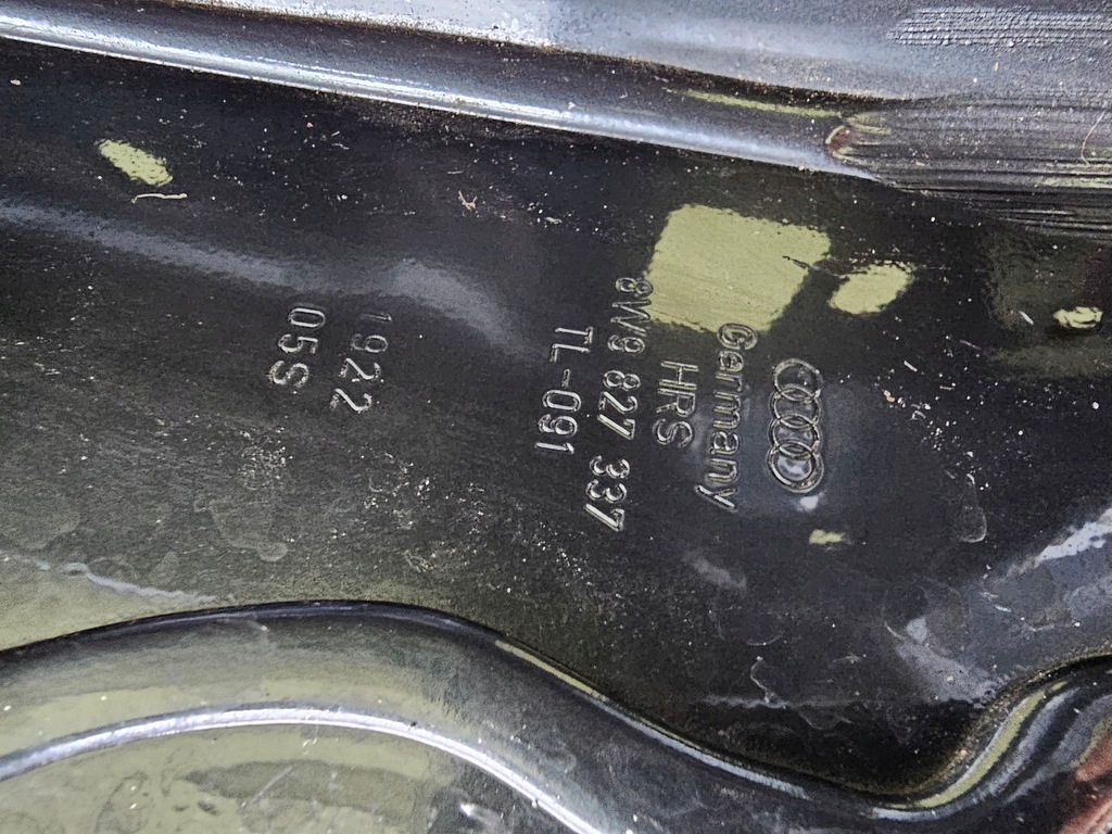 фото №7, Audi a4 8w9827337 крышка багажника задняя kombi audi оригинальный номер