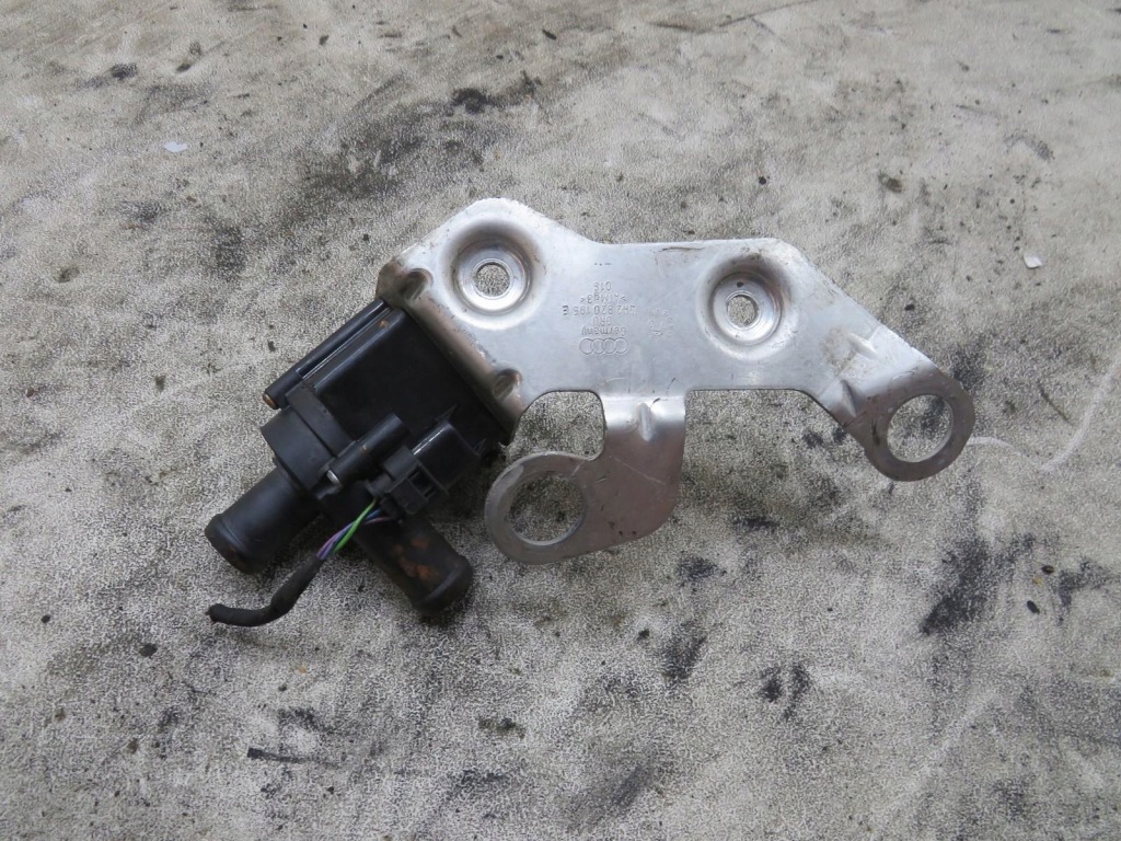 фото №1, Насос wody 3.0 tdi audi a8 d4 4h2820195e