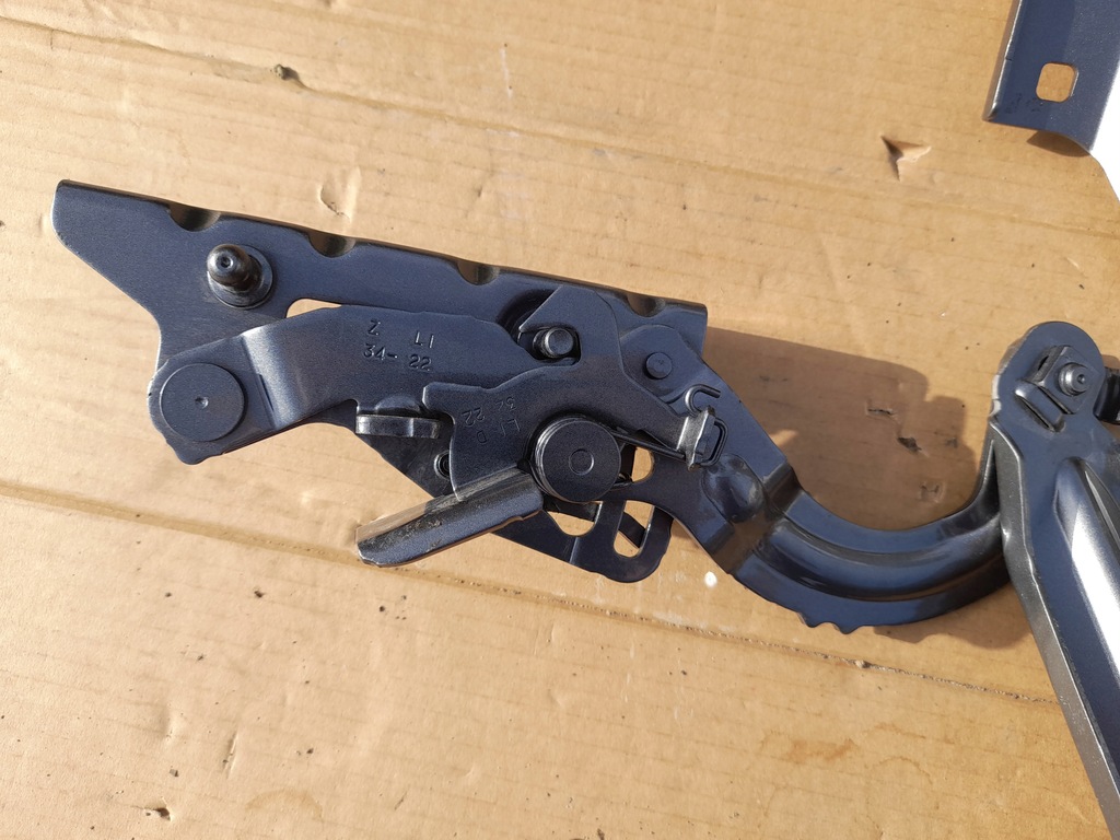 фото №5, Петли капот mercedes w206