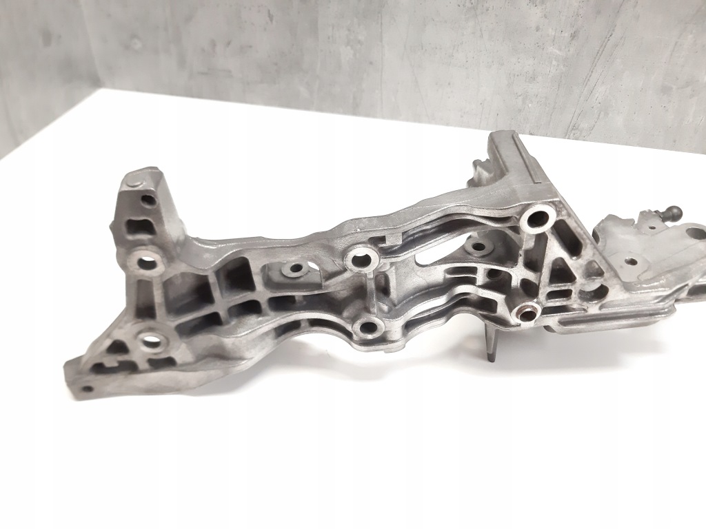 Audi vw skoda кронштейн генератора 2.0 tdi 04l903143b Зі Шроту