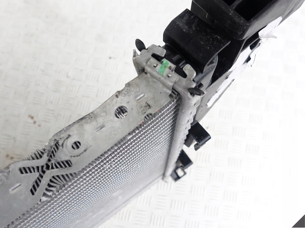 фото №13, Renault master iv 4 20- радіатор wody 214106556r