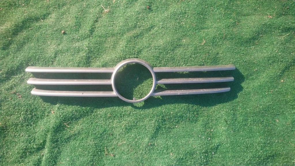 фото №1, Vw multivan t5 решётка радиатора радиатора 7h5807101