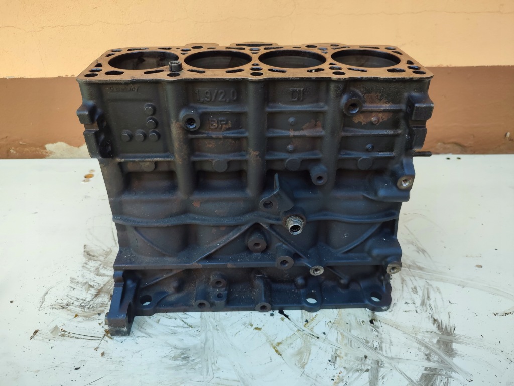 фото №1, Блок двигателя audi 2.0 tdi 038021bp