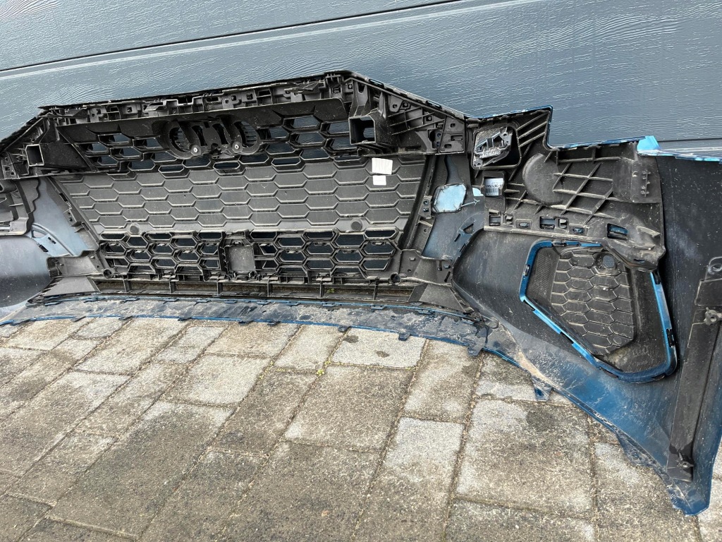 Бампер перед audi a3 8y0 basic обычный bez pdc хороший Доставка