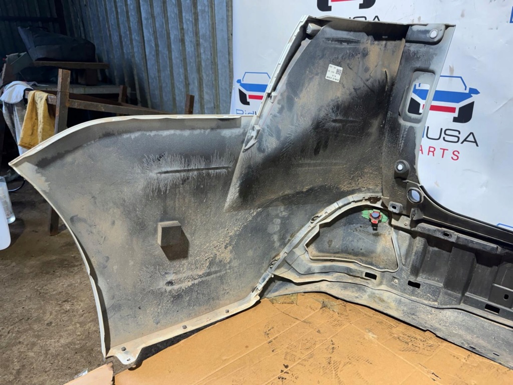 Бампер задний задний toyota sienna xl40 2021+ под pdc датчики Оригинал