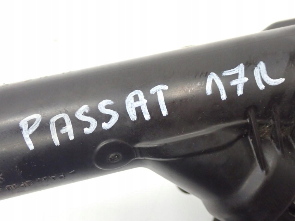 Корпус термостата патрубок воды 04l121026q vw passat b8 2.0 tdi crl 17r Цена