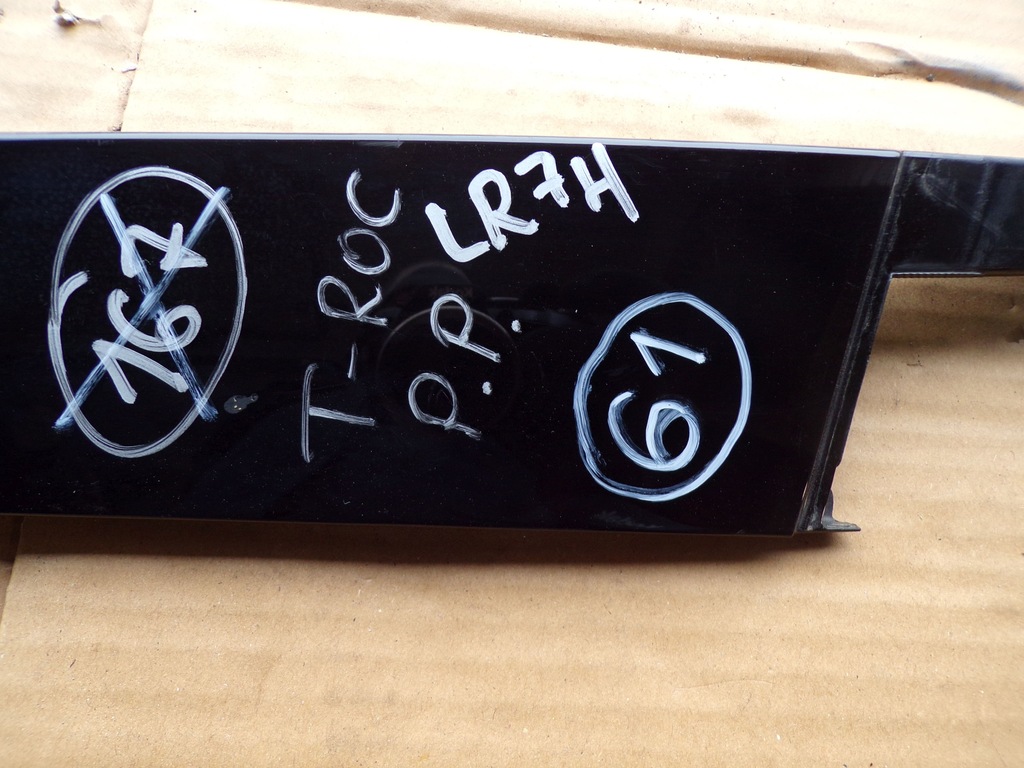 фото №2, Молдинг дверь правый перед 2ga837902c vw t-roc