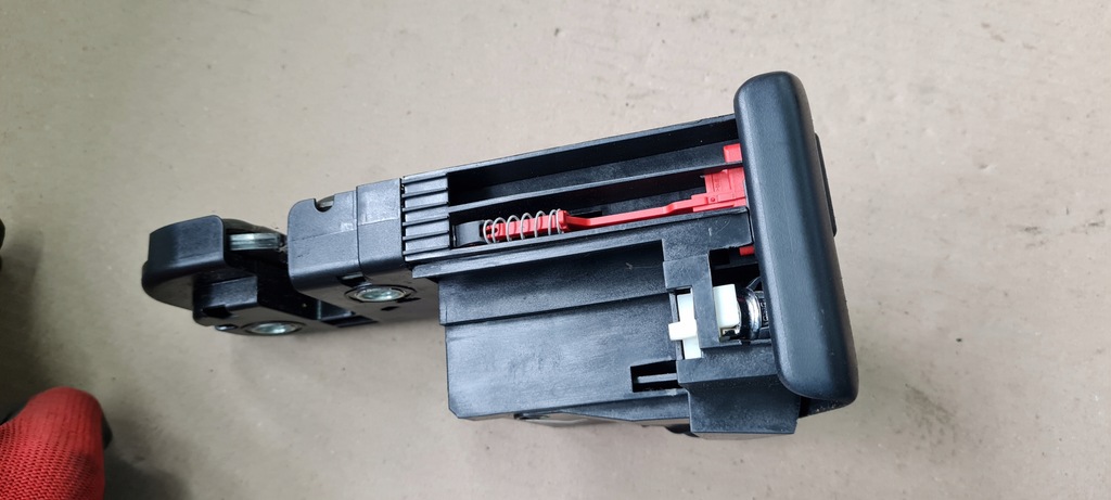 фото №14, A6 c7 4g замок спинка сиденье левый задняя a7 4g a4 b8 a5