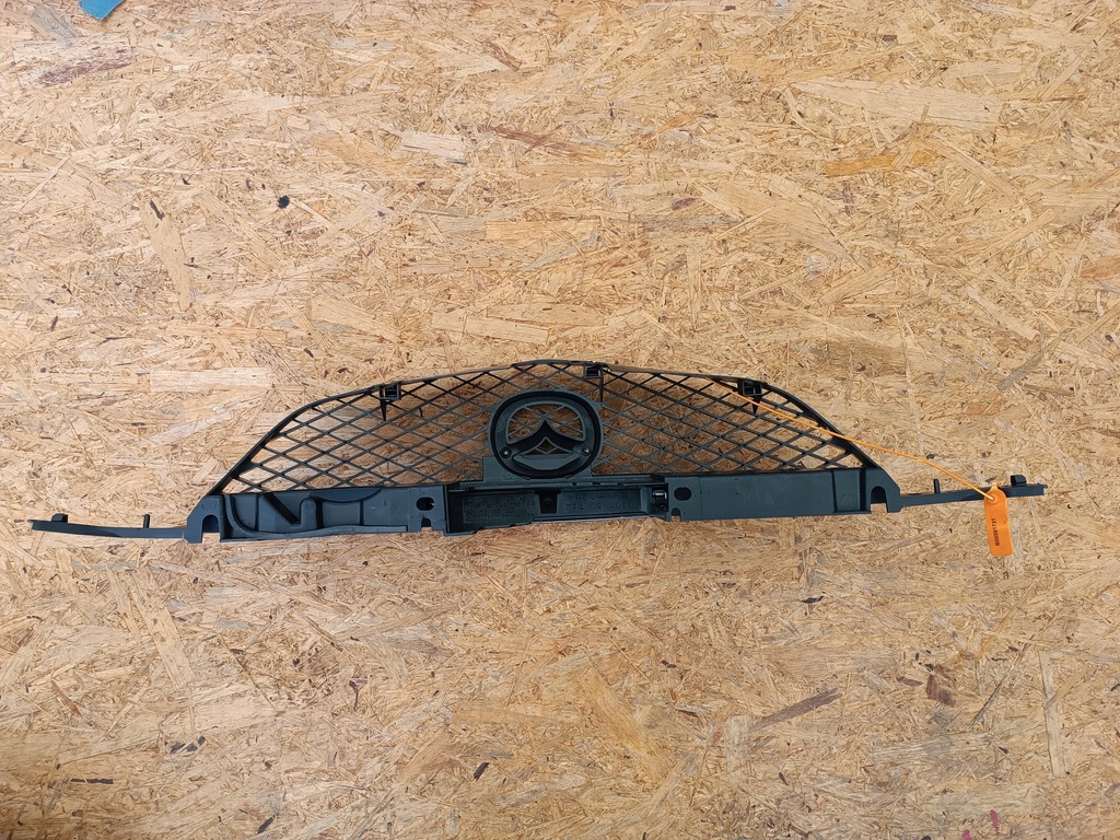 фото №10, Решётка решётка радиатора решётка радиатора бампера перед c10050712 mazda premacy