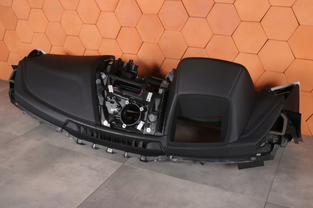 фото №11, Bmw m8 f92 f93 оригинальная приборная панель приборная консоль nappa silverstone hud