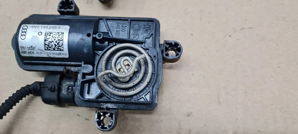 фото №14, S3 8y a3 моторчик выхлоп крышка выхлопных газов 4n0133246a vw tiguan ii