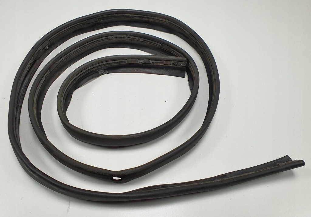 фото №1, Прокладка дверь левый перед dół aston martin rapide