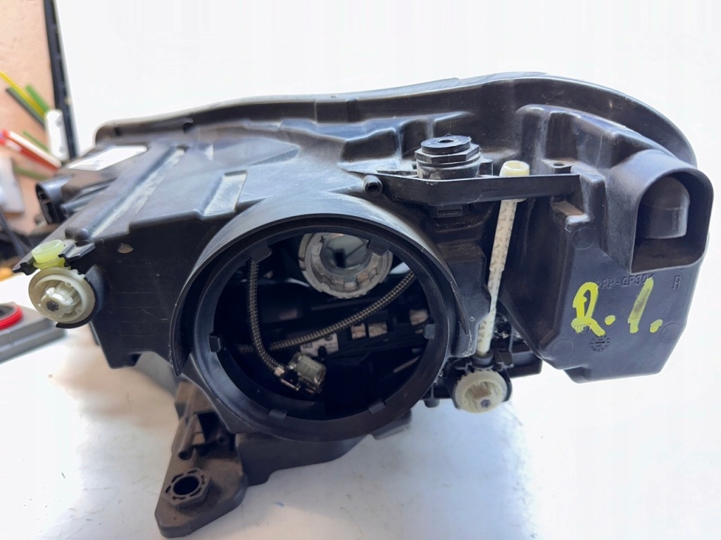 Skoda superb фара перед левая правый  ксенон led комплект 3v194015b 3v1941016b в Украине