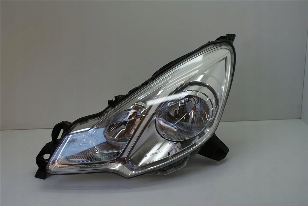 фото №1, Citroen c3 ds3 ii 10-16r. левая лампа перед eur