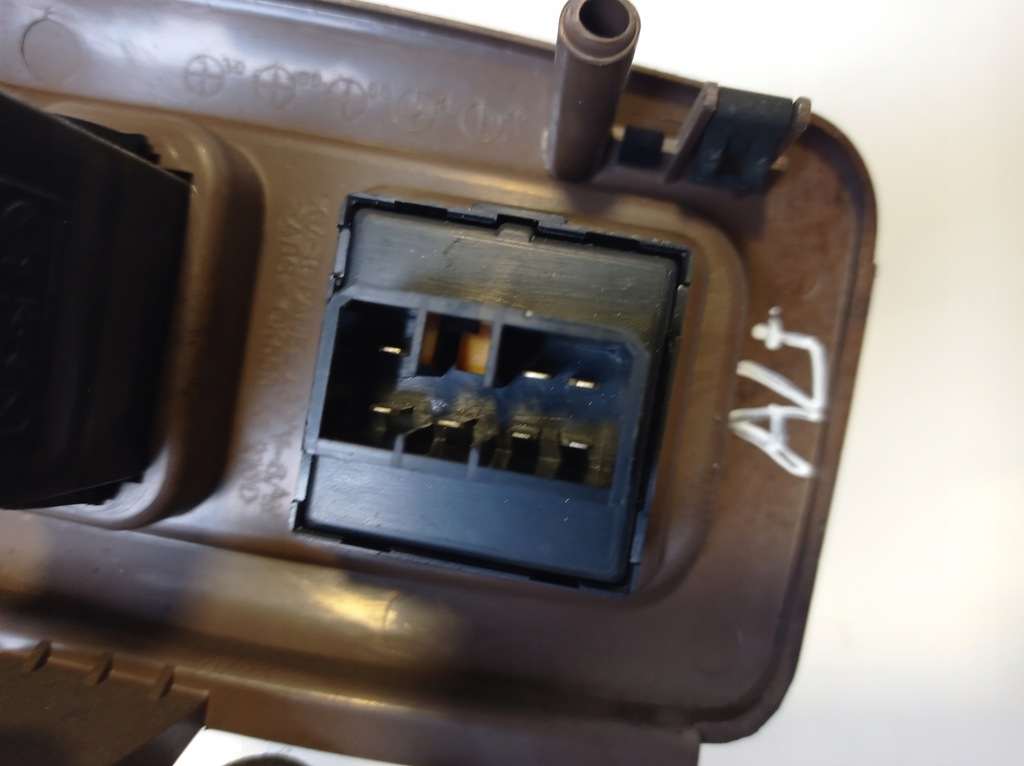 фото №7, Панель света зеркал kia carnival 0k55355210d