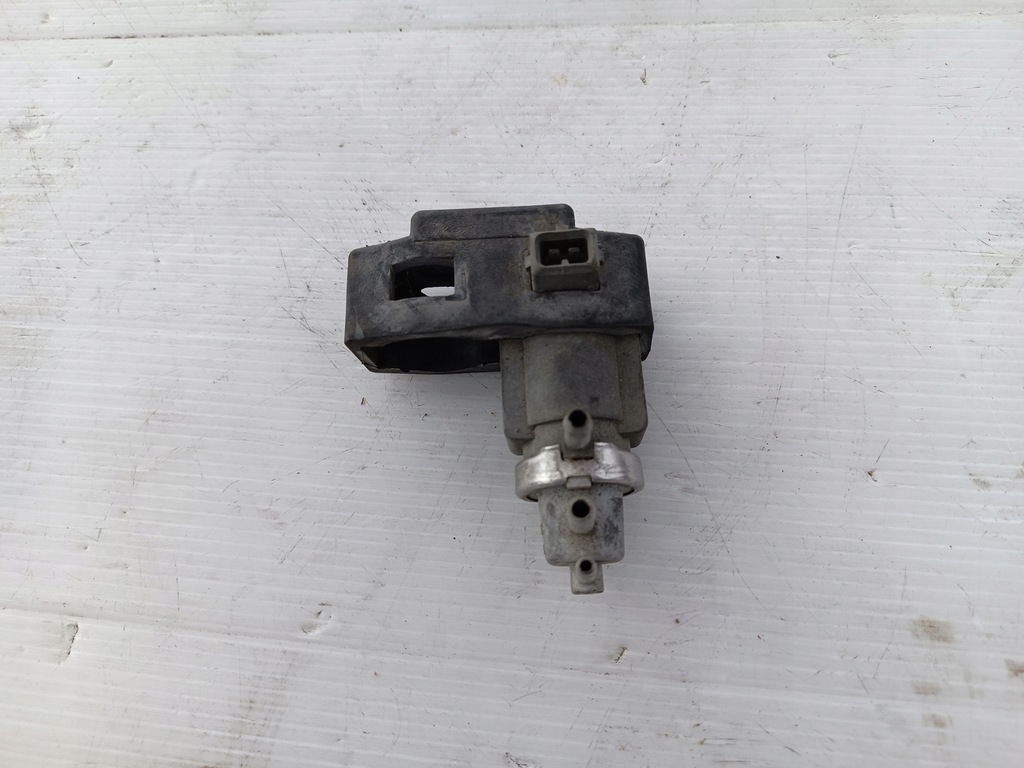 фото №1, Клапан вакуумa audi a6 c5 2.5 tdi 059906627a