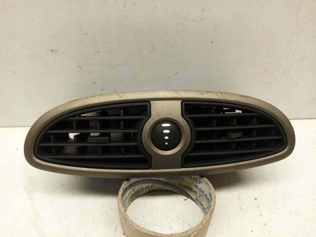 фото №1, Renault clio 3 iii 05-12 решётка обдув воздуха средняя