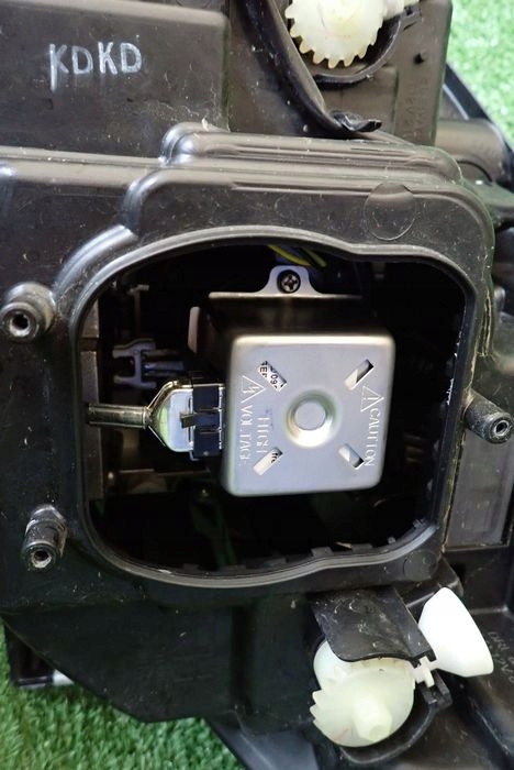 фото №7, Opel mokka a ксенон 12-16 фара правий лампа права