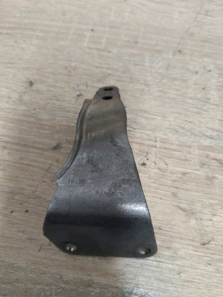 Кронштейн турбонагнетателя audi a6 q7 059145196h 3.0tdi Цена