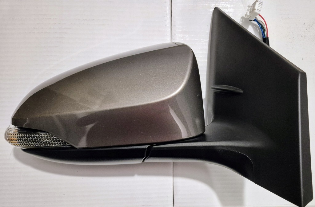 фото №1, Toyota auris e18 зеркало правое 7 pin 4v8
