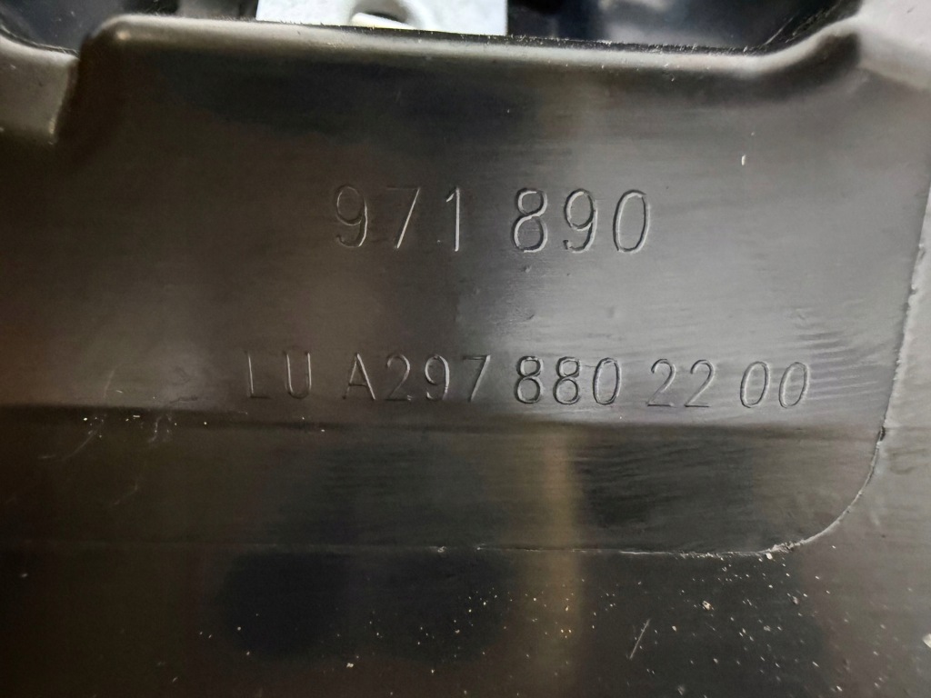 фото №8, Mercedes eqs v297 2023 задняя сторона правая кронштейн / кронштейн бампера заднего