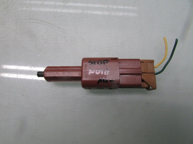 фото №1, Note e12 ii 14r датчик стоп стоп-сигнал педали тормоза