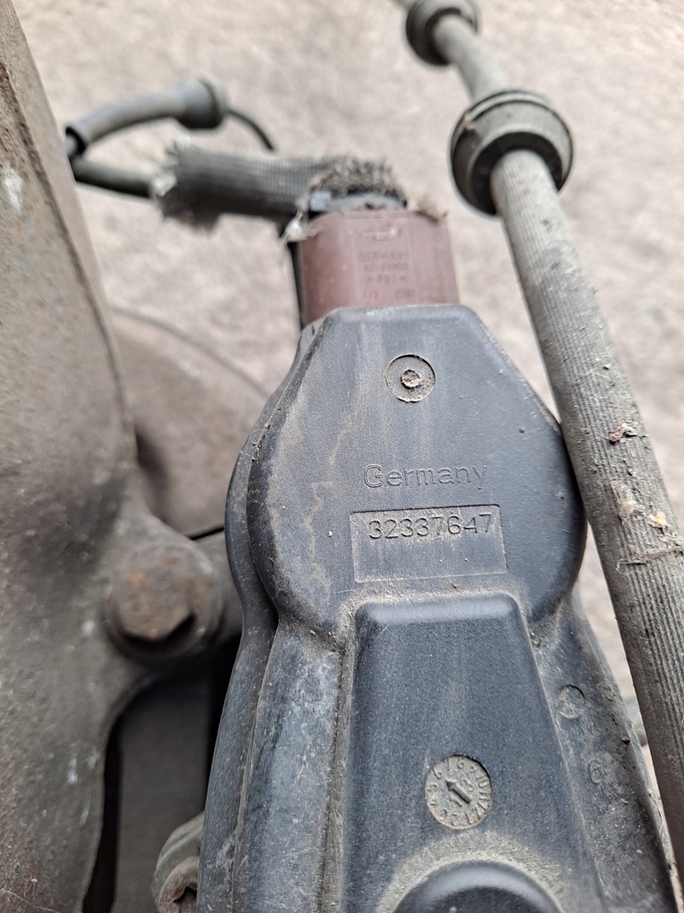 фото №3, Поворотный кулак суппорт правый задняя range evoque 2.2