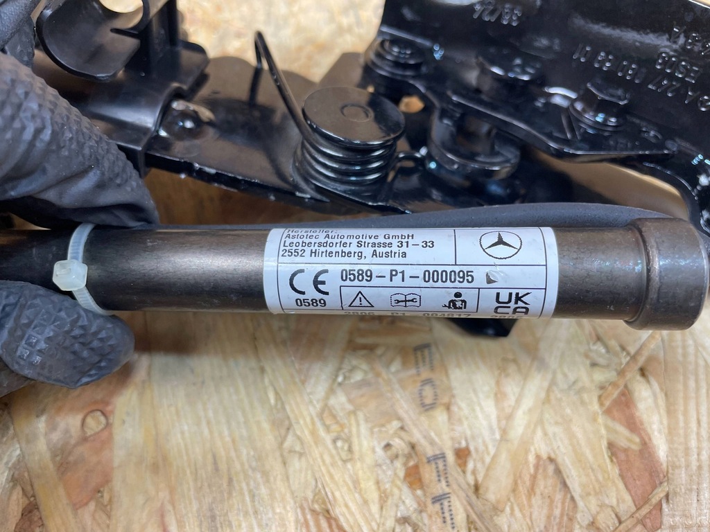 фото №9, Петля капот пиротехнический патрон левый mercedes gla w247 h247 a2478806901