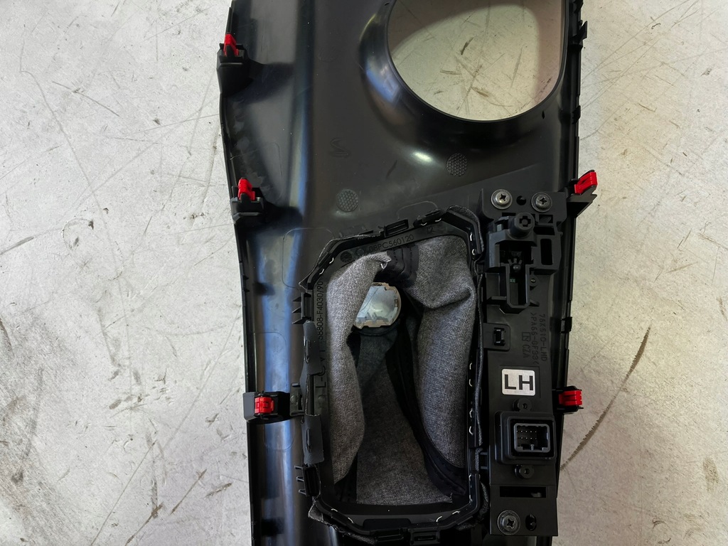 фото №11, C-hr chr 2.0 гибрид защита туннель домкрата чехол