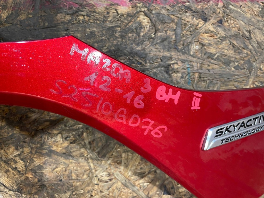 фото №10, Mazda 3 bm iii 13-18 hb обшивка молдинг накладка крышки задняя задний багажника