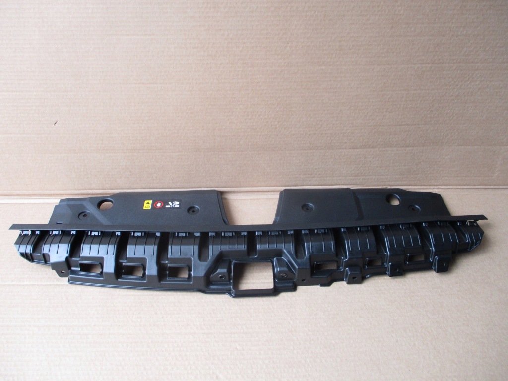 Купити Накладка поперечина перед передній hyundai kona нова оригінал