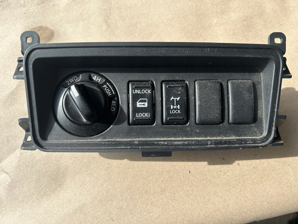 фото №1, Navara d40 переключатель приводов