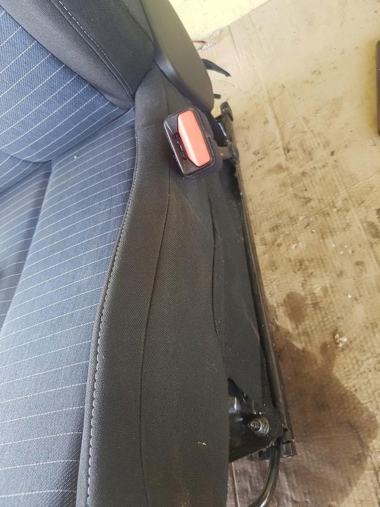 фото №6, Сиденье правый перед peugeot 208