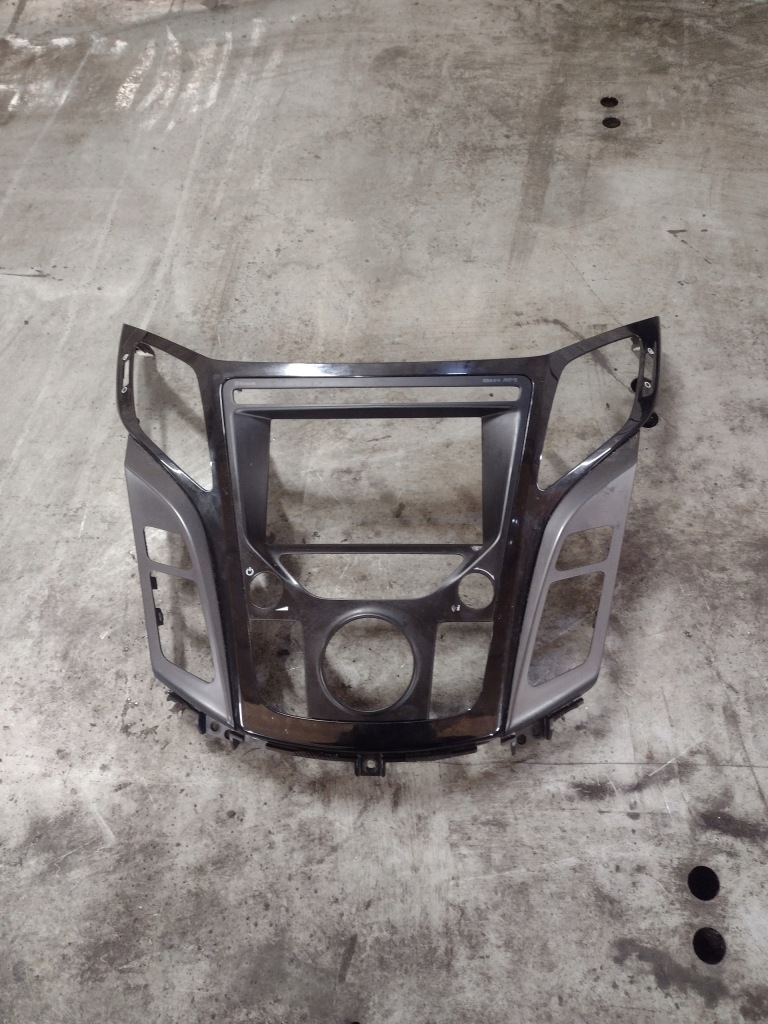 фото №1, Hyundai i40 рамка радио панель обдув