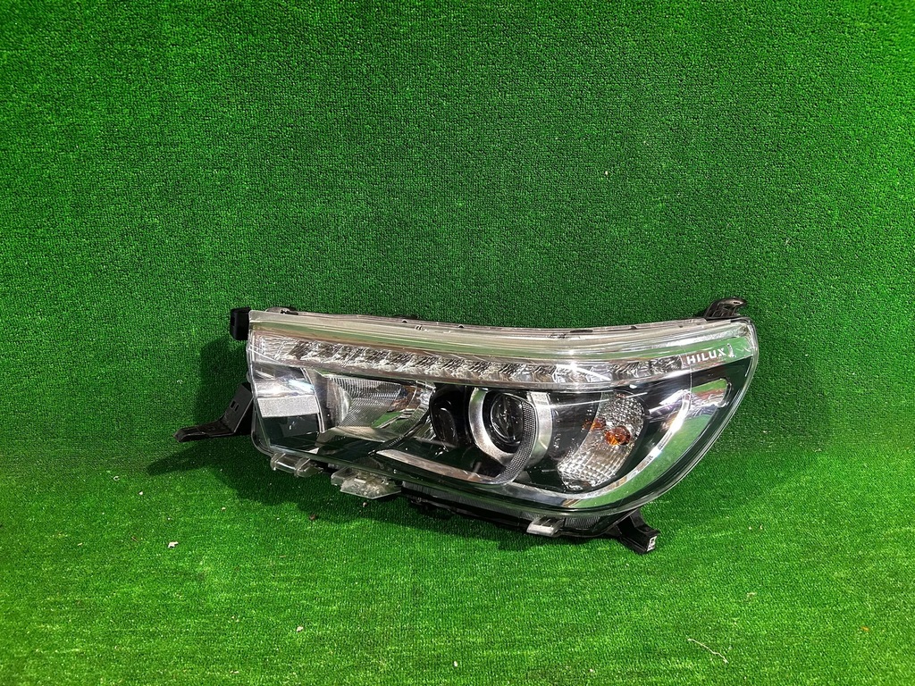 фото №1, Фара левый toyota hilux viii