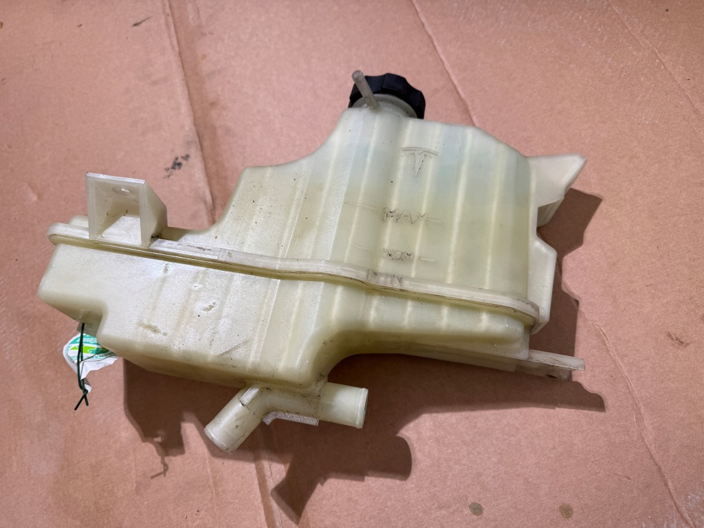 фото №1, Бачок розширювальний tesla model s 6007339