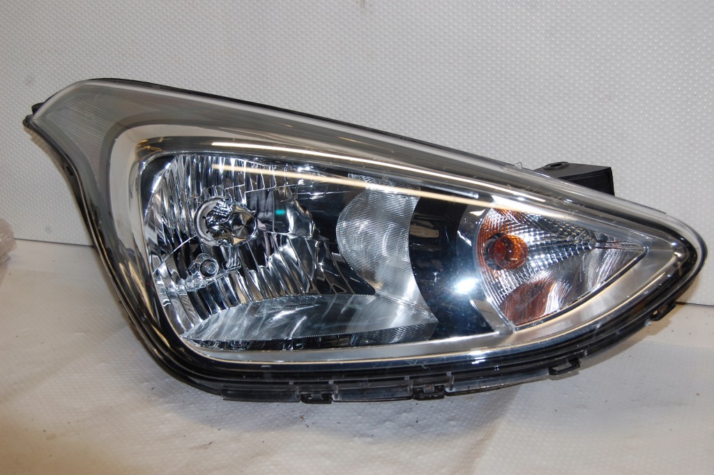 фото №1, Hyundai i10 ii правая лампа 92102-b9000 europa