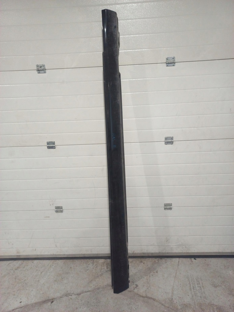 фото №1, Молдинг порог правая mercedes w212 sedan