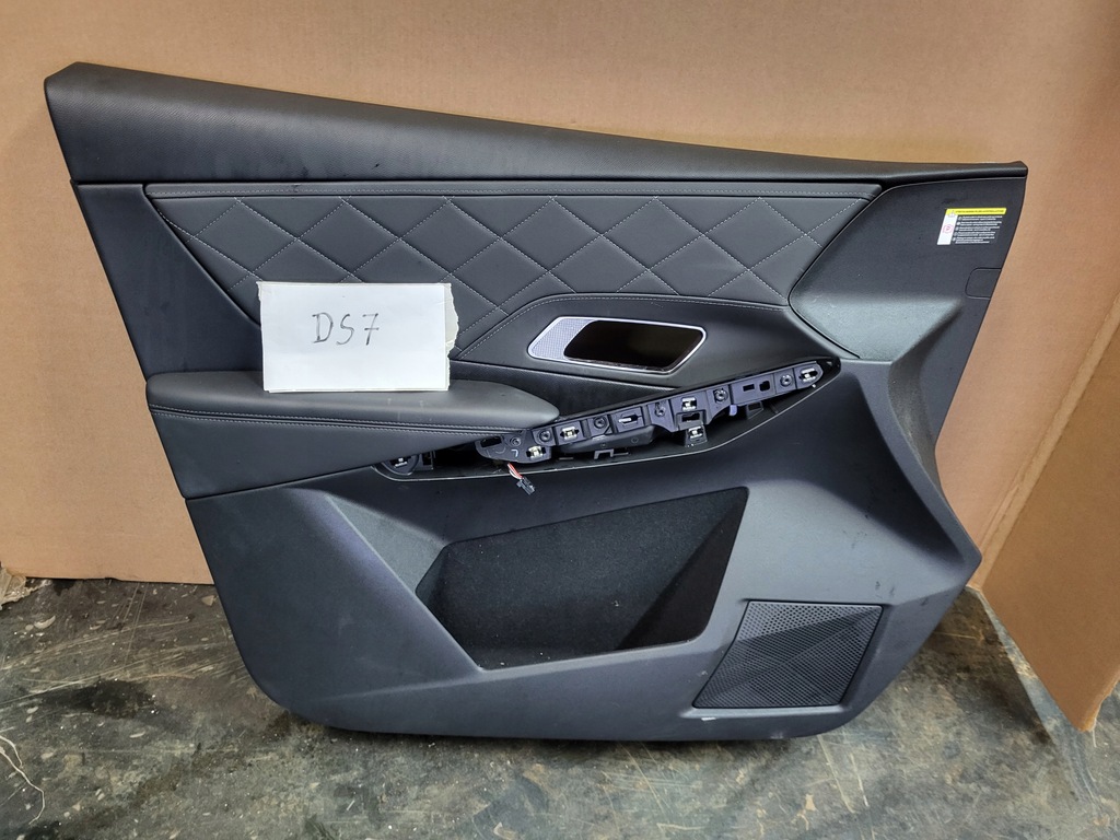 фото №1, Обшивка обивка дверь левый перед citroen ds7