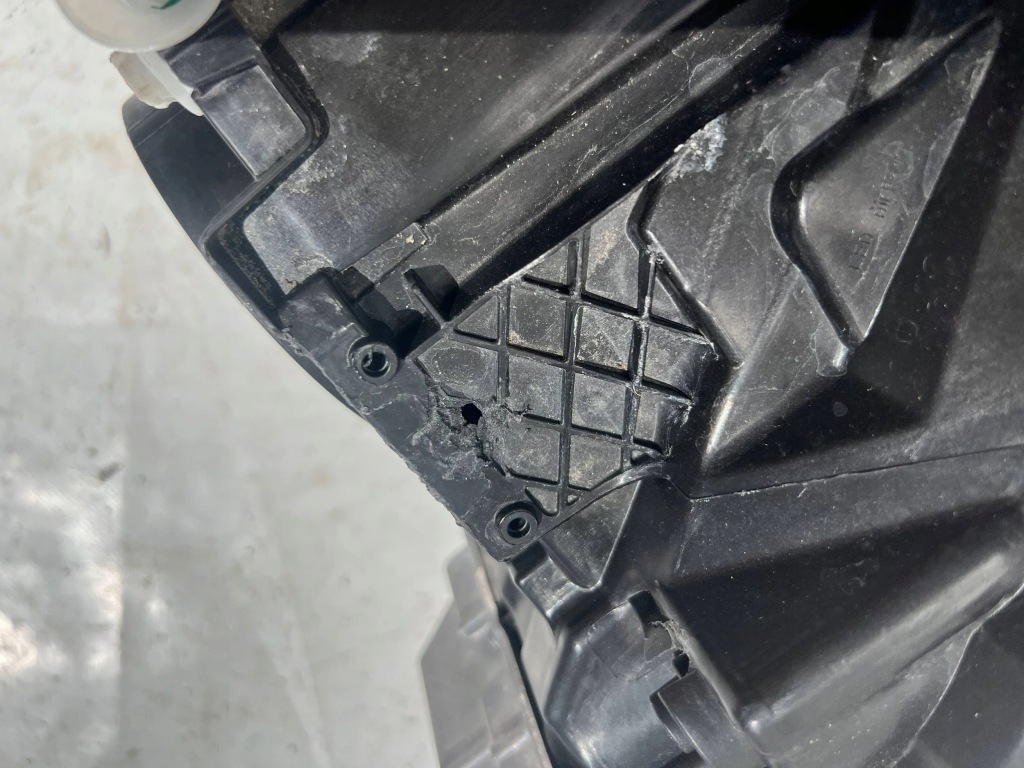 Лампа права mercedes eqb eqa w243 a243 led перед в Україні