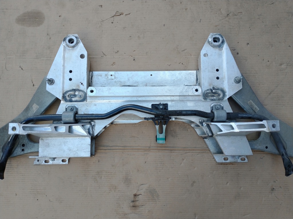 Купить Peugeot 2008 2021 год подрамник подрамник перед