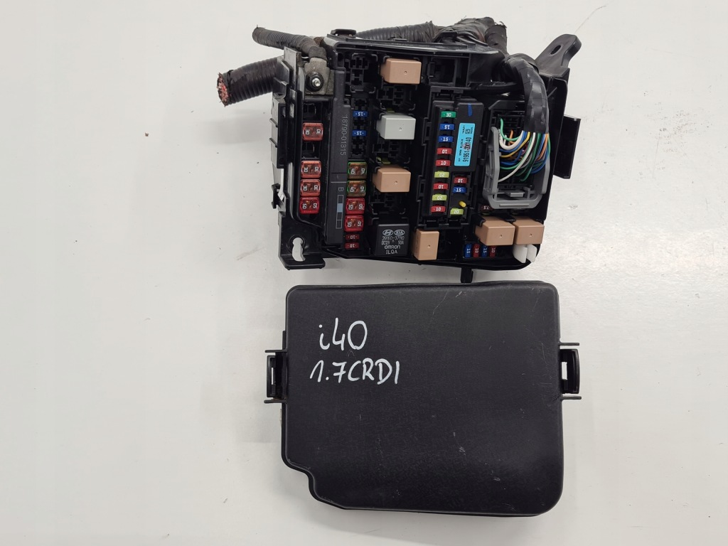 фото №1, Hyundai i40 коробка предохранителей 1.7crdi