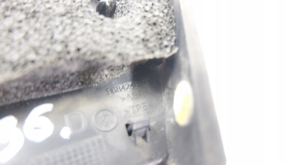 фото №8, Peugeot 3008 i треугольник крыла правый