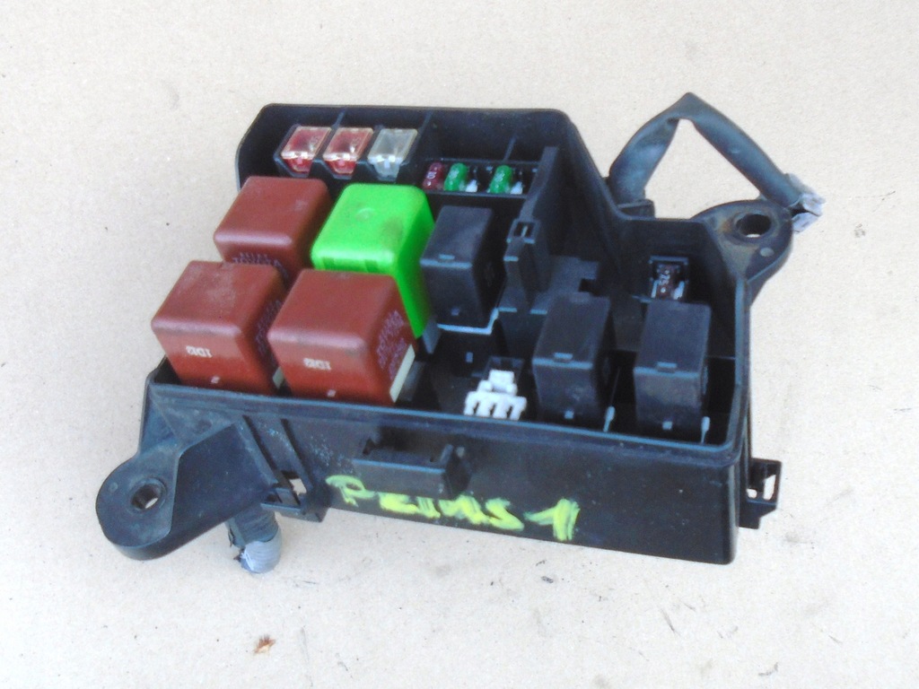 фото №1, Prius i 97-02r коробка предохранителей