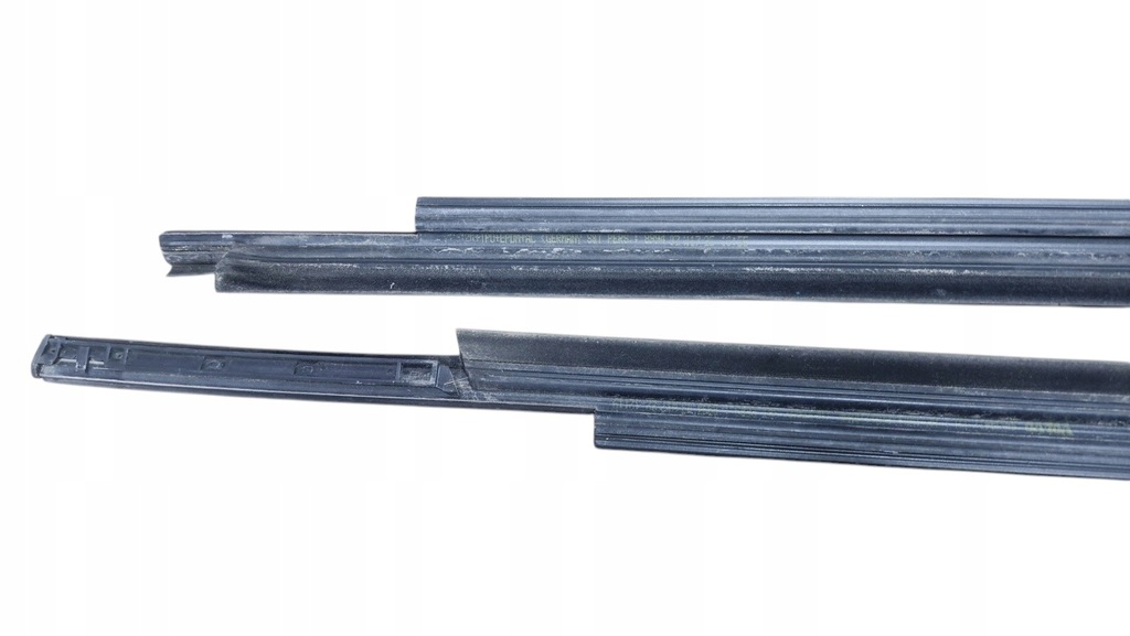 фото №6, Молдинг уплотнитель стекло передняя правая volvo s80 i po рестайлинг 30674512