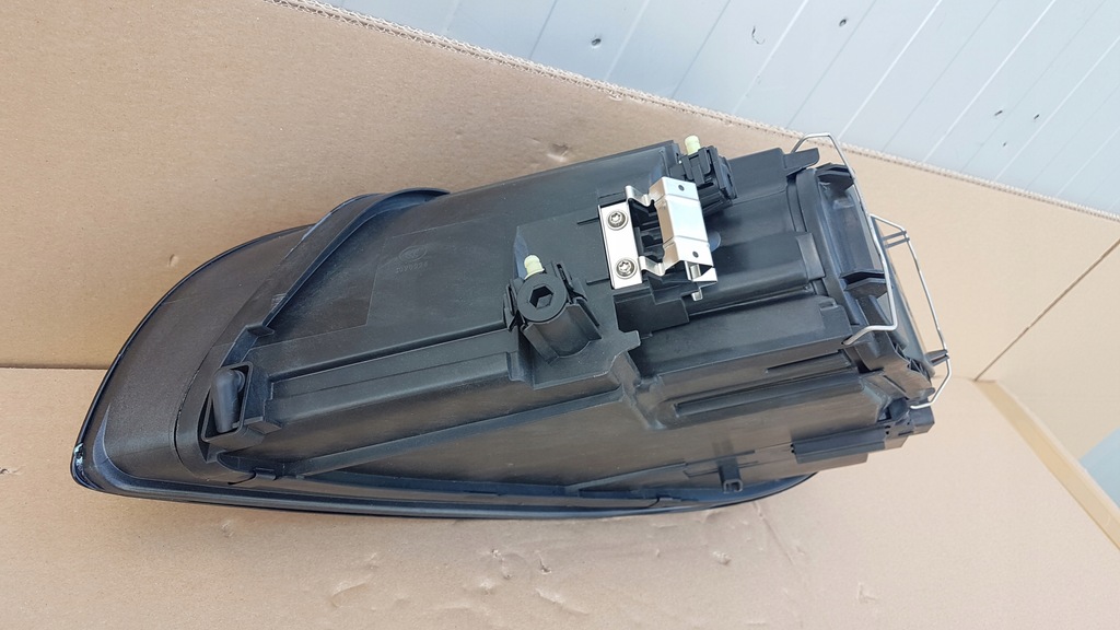 фото №11, Лампа перед правая volvo c70 ii обычная 06-09 идеальное состояние 31383182