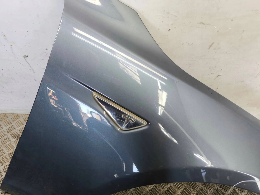 Tesla model s 2014 права сторона крила передній Зі Шроту