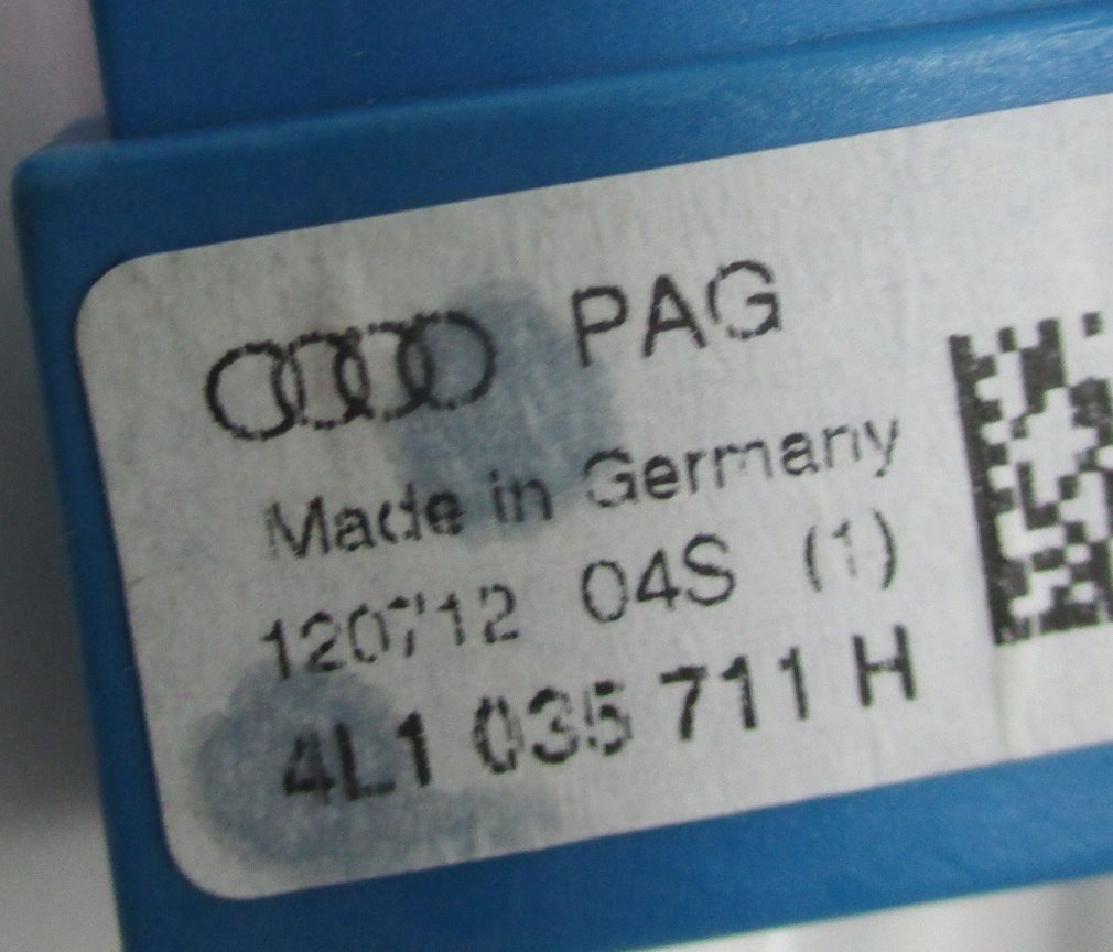 фото №10, Лампа стельовий освітлення audi q7 4l0947135g